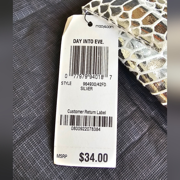 Brand NEW Style & Co Silver Clutch from Macy's - Picture 4 of 5